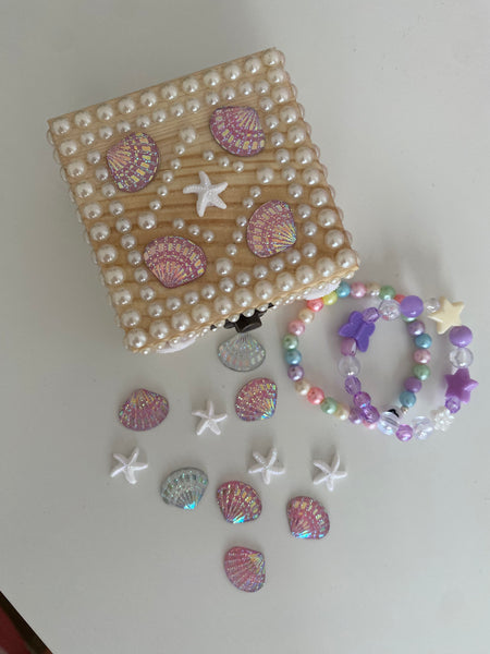 Load image into Gallery viewer, School Holiday Craft Workshop | Lennox Hampton Street